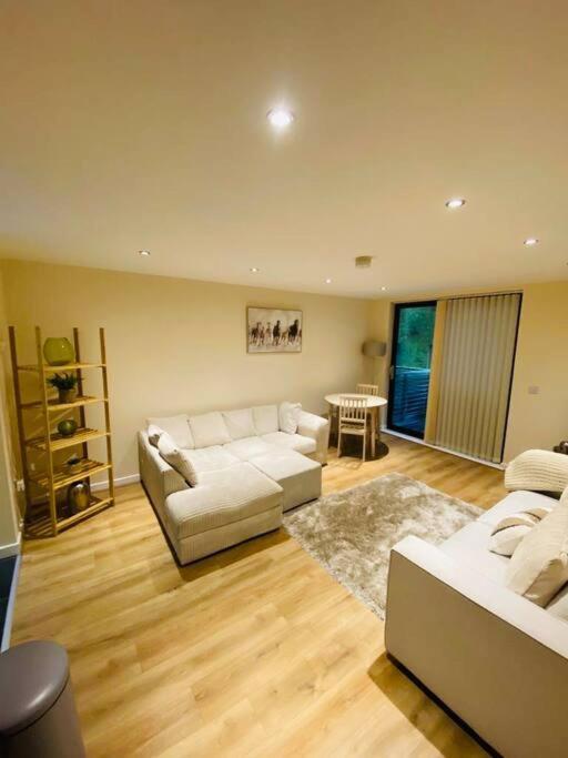 Liverpool City Centre Modern Apartment Fits 6 People ภายนอก รูปภาพ