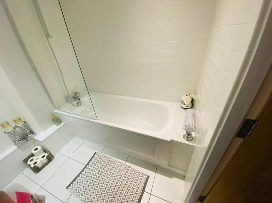 Liverpool City Centre Modern Apartment Fits 6 People ภายนอก รูปภาพ